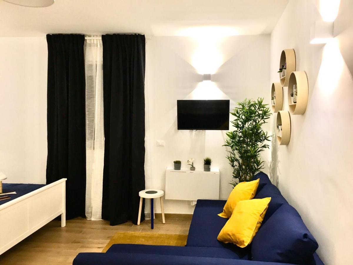 La Dimora Del Centro Apartment คาตาเนีย ภายนอก รูปภาพ