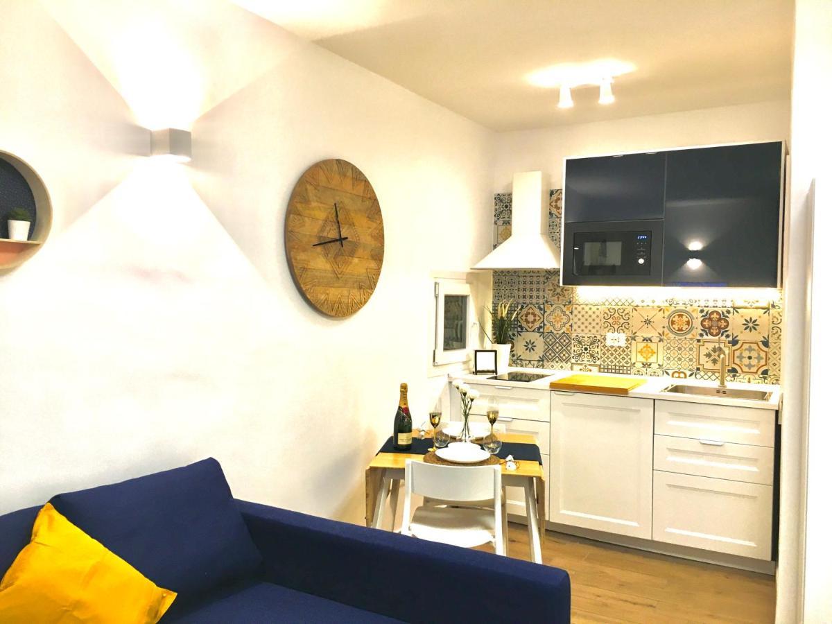 La Dimora Del Centro Apartment คาตาเนีย ภายนอก รูปภาพ